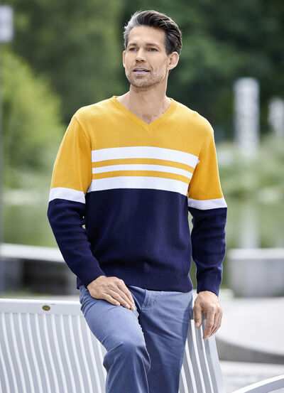 Trendig V-ringad tr&ouml;ja 