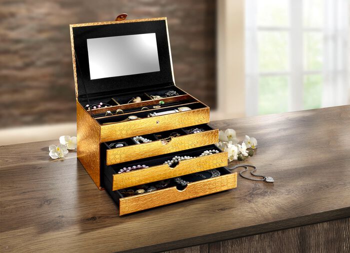 Praktiskt smyckesfodral av konstl&auml;der i krokodillook 