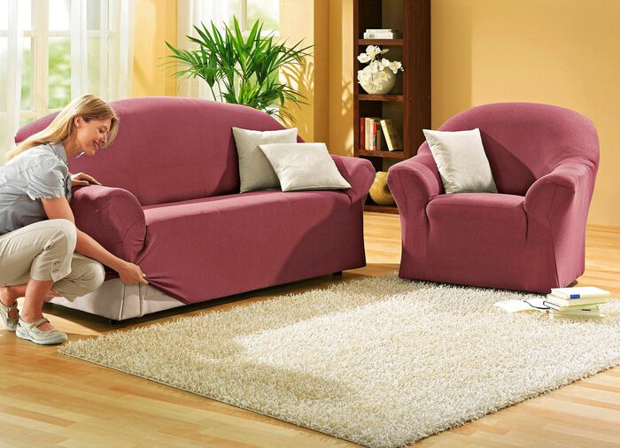 Skyddande stretch&ouml;verdrag f&ouml;r f&aring;t&ouml;ljer och soffor 