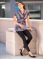 Uttrycksfull tunika med V-ringning 