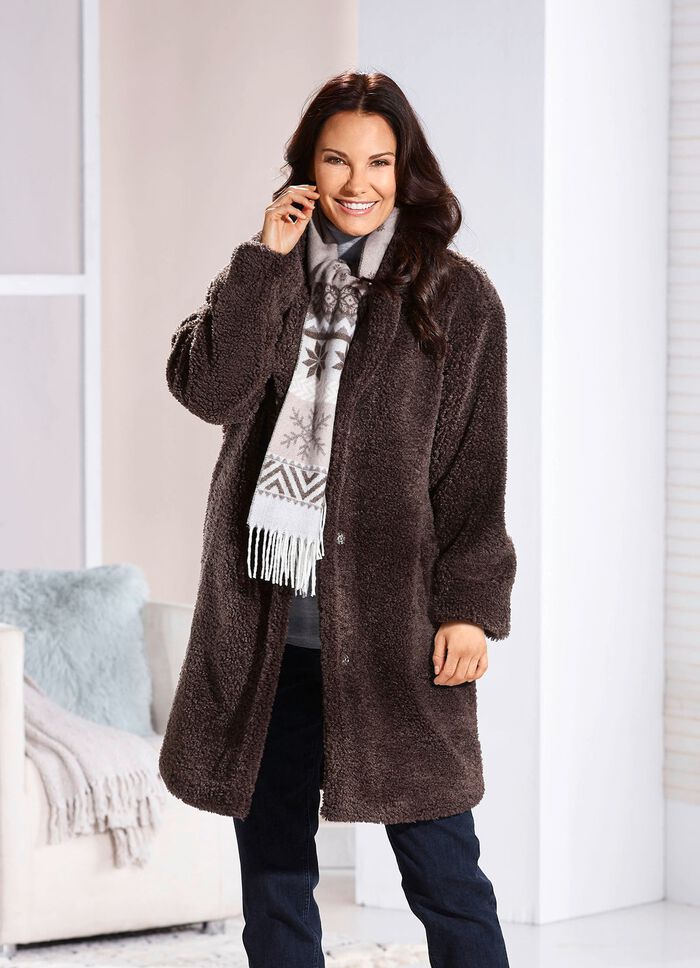 Kort kappa tillverkad av teddy plysch 