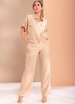 Byxor med utsv&auml;ngd passform 