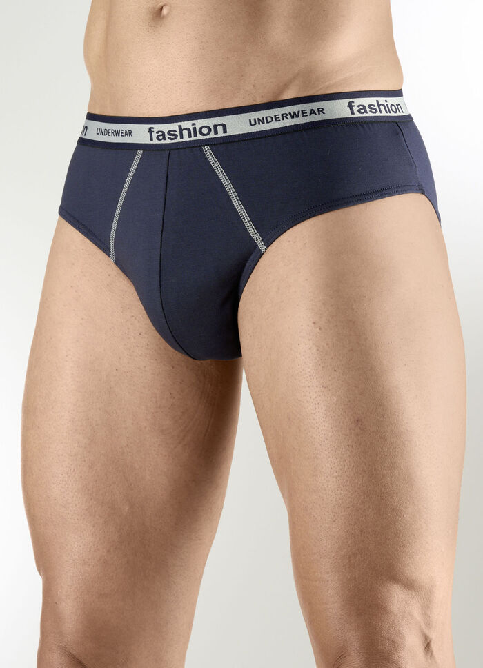 Paket med fyra trosor med resår i midjan 