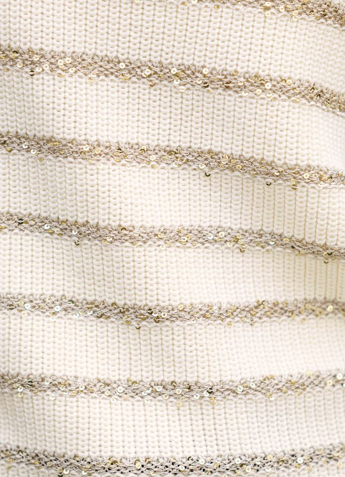 Tr&ouml;ja med eleganta r&auml;nder 