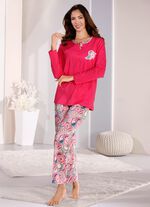 Pyjamas tillverkad av h&aring;llbar bomull 