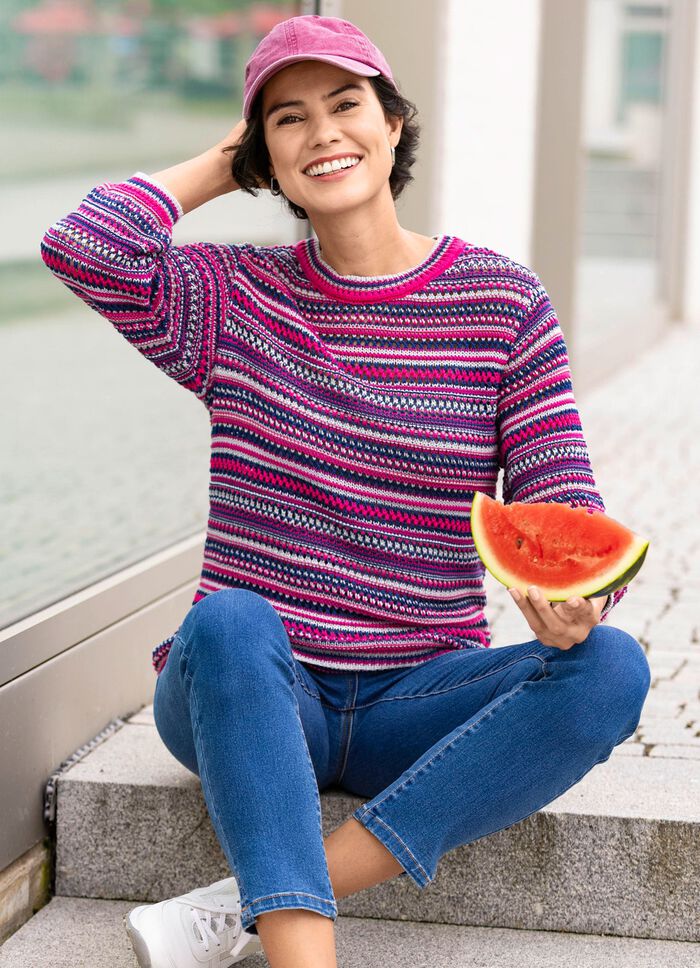 Tr&ouml;ja med en blandning av m&ouml;nster i randig design 