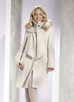 Kort kappa med avtagbar halsduk GRÄDDE