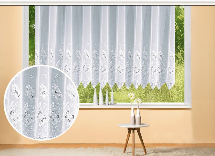 Spetsgardin med Plauener-broderi 