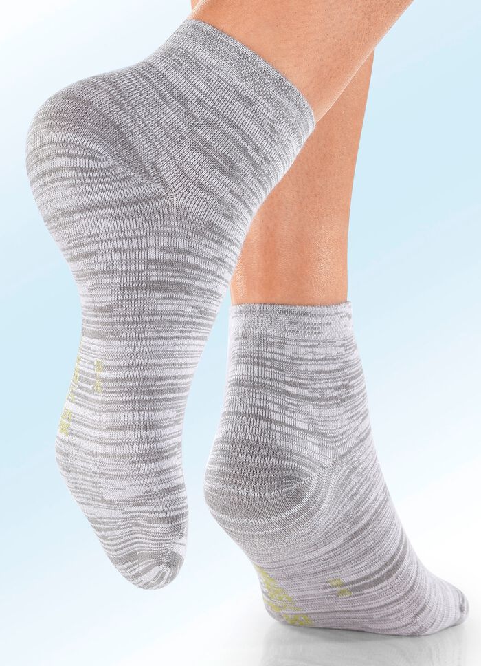 Sexpack strumpor som andas och &auml;r supermjuka 