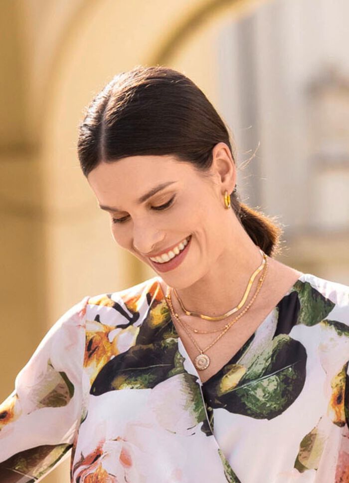 3-radigt halsband i guldlook 