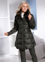 Jacka med reptilm&ouml;nster 