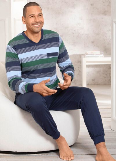 Tv&aring;pack pyjamas med V-ringning och lappad br&ouml;stficka i randig design 