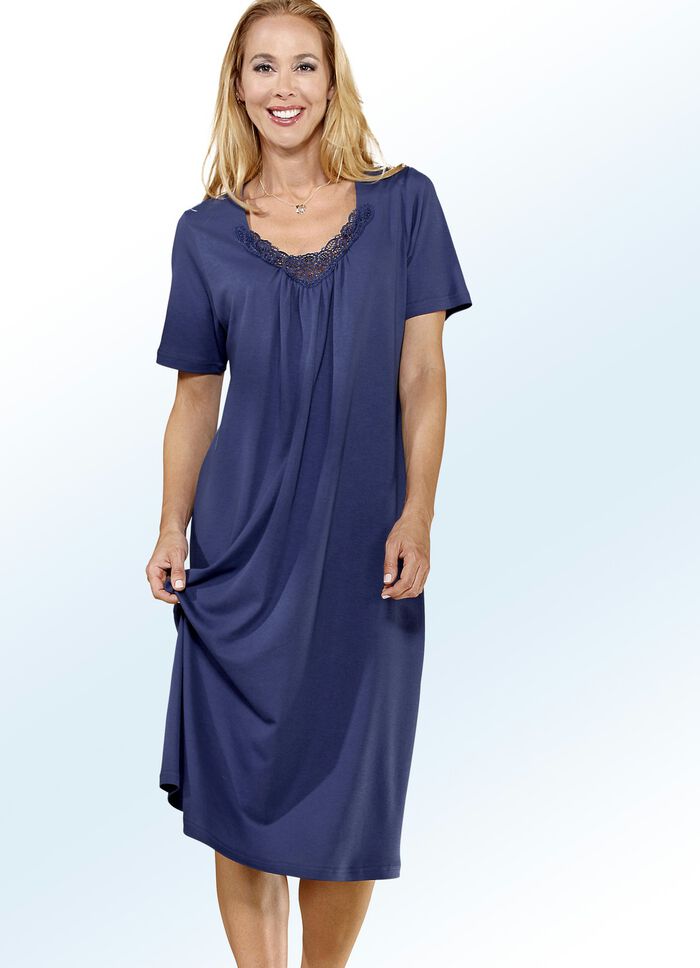 Förpackning med tre nattlinnen, korta ärmar med rund hals 