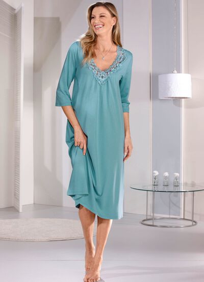 Nattlinne, vadl&aring;ng med blombroderad spets 