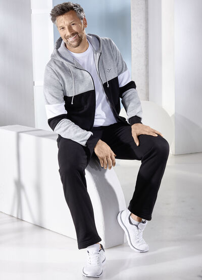 Fritidsdr&auml;kt med huva 