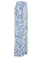 Byxor i moderiktig bredd 