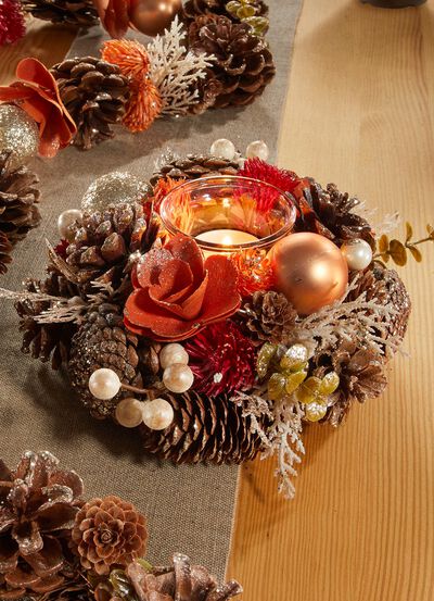 Naturligt te-ljusstake med äkta kottar 