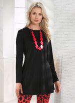 L&aring;ng skjorta i en l&auml;tt utsv&auml;ngd passform SVART