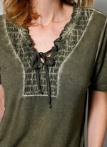 Skjorta med individuell f&auml;rgningsteknik 