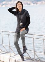 Byxor med trendig rutig design 