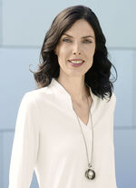 Silverf&auml;rgat halsband med h&auml;nge 