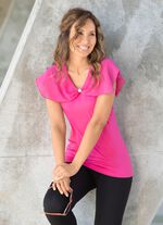 Skjorta med volang i chiffong i 2 f&auml;rger ROSA