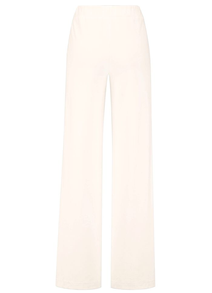 Byxor i moderiktig bredd 