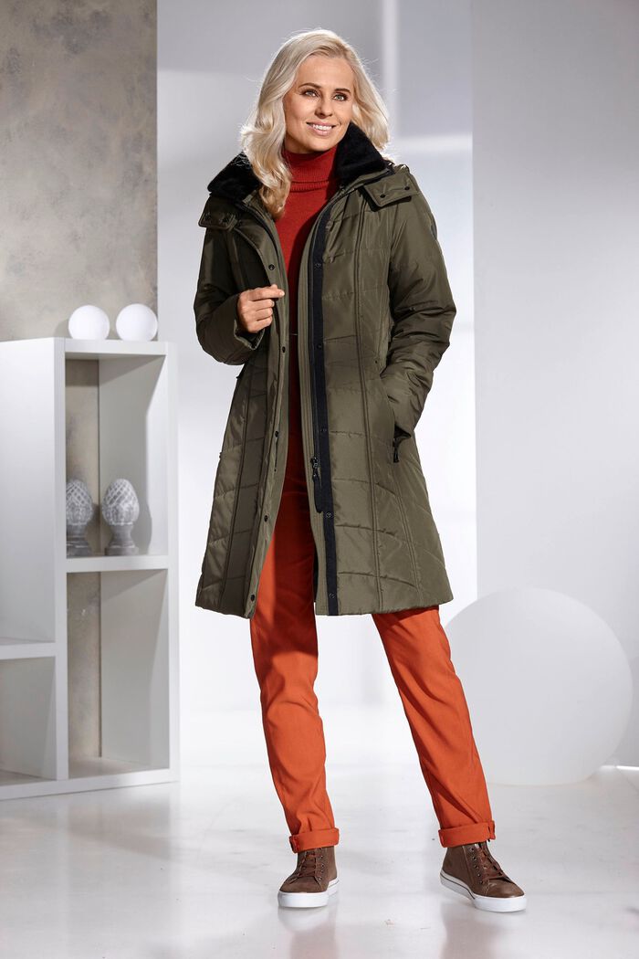 Kort kappa med h&ouml;g b&auml;rkomfort 