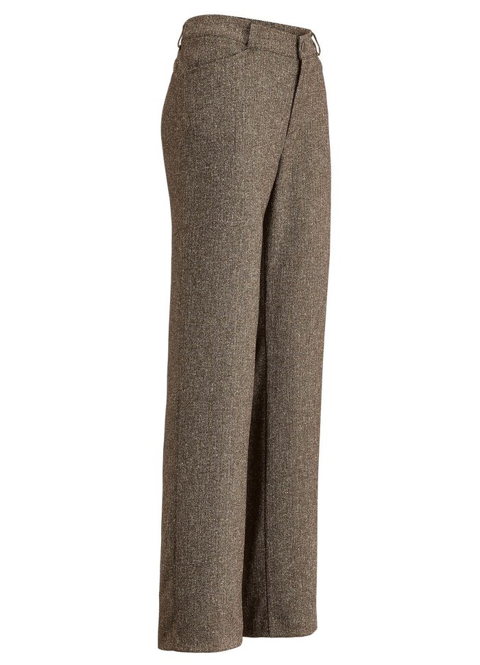 Byxor i moderiktig bredd 