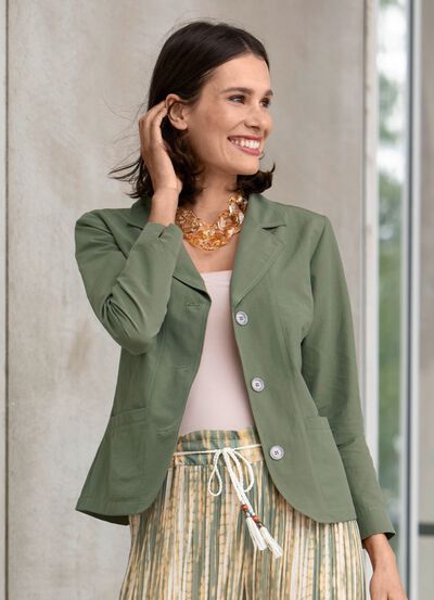 Blusjacka med axelvaddar 