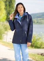 Funktionell jacka med avtagbar huva 