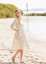 Kl&auml;nning med skjortkrage 