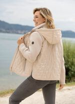 Jacka med trendig laserquiltning 