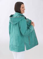 Funktionell jacka med dragkedja i sidoslitsarna 