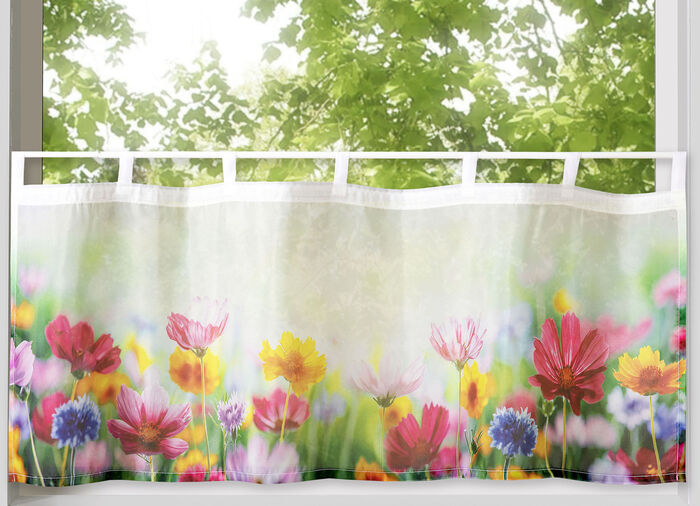 Kort gardin blomsteräng gjord av digitaltryckt voile, 