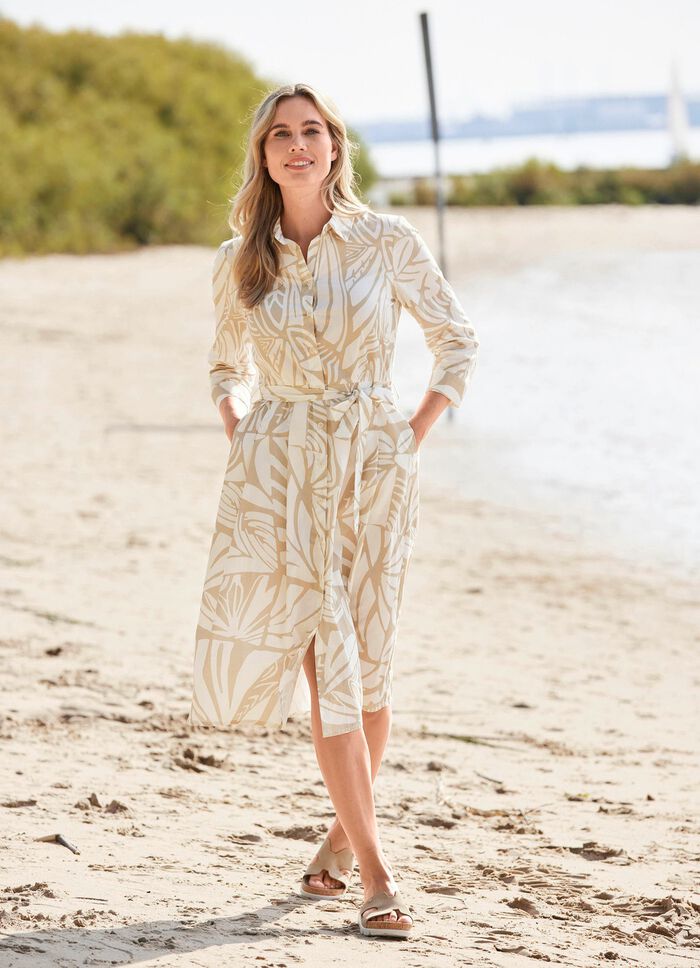 Kl&auml;nning med skjortkrage 