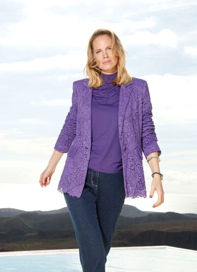 Blazer med blommig spetskant 