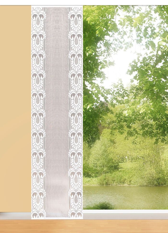 Vacker skjutgardin med rak finish 