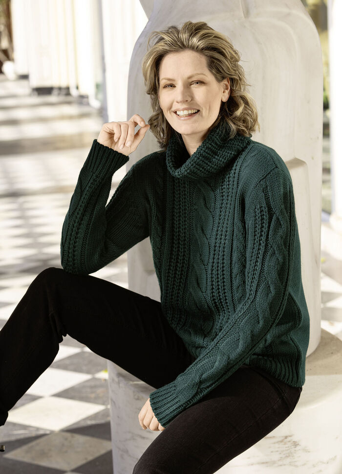 Tröja i grovstickad kvalitet MÖRKGRÖN