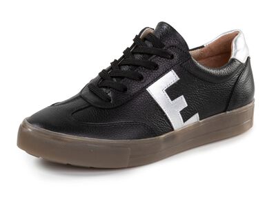 ELENA EDEN sneakers med sn&ouml;rning gjorda av grynigt nappal&auml;der 