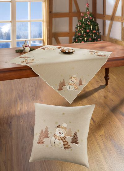 Broderade bords- och rumsdekorationer 