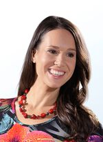 Halsband med smyckeselement 