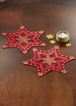 Broderad, festlig bordsdekoration ROT-GOLD