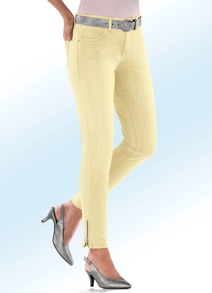 Jeans med moderiktiga dragkedjor 