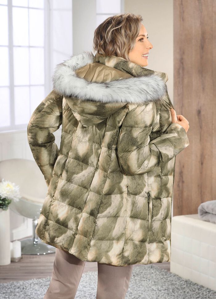 Jacka med design i fuskp&auml;lslook 
