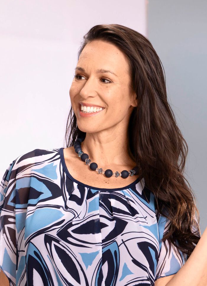 Halsband med fasetterade kristallstenar 