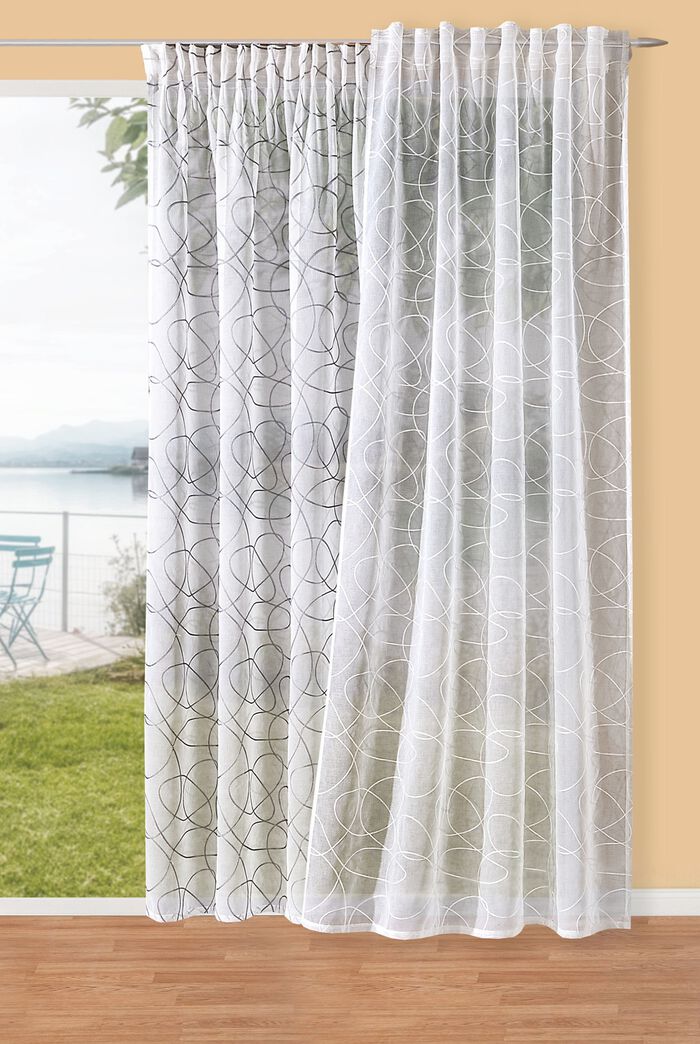 &Ouml;verdrag med broderade, sammanfl&auml;tade linjer 