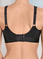 F&ouml;rpackning med tv&aring; Naturana-bh:ar med f&ouml;rformade kupor 