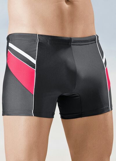 Badbyxor i ett prisv&auml;rt tv&aring;pack med inf&auml;llningar och passpoaler 