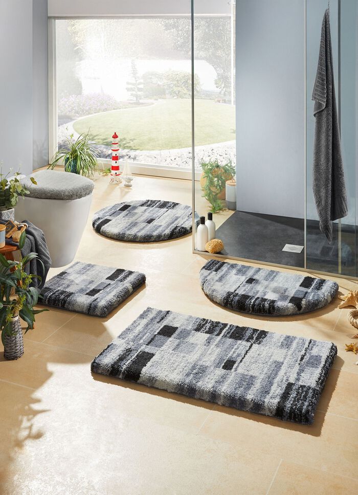 Badrumsset fr&aring;n Grund med halkfri baksida 